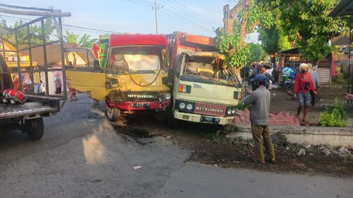 Tabrakan Beruntun di Jalan Raya Kasiyan-Gumukmas  Akibatkan 1 Orang Meninggal dan 3 Luka-luka