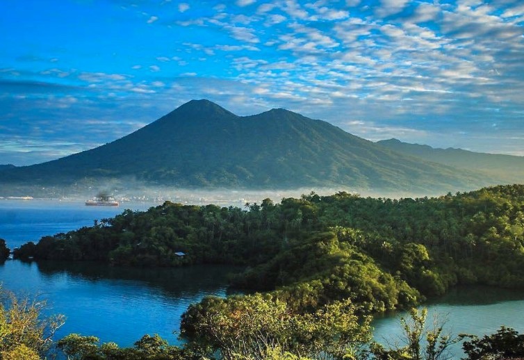 5 Tempat wisata gunung di Manado terupdate