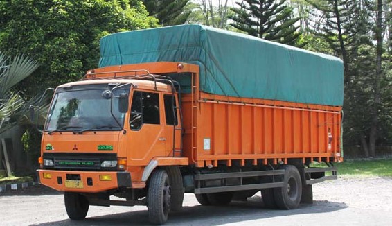 Harga sewa truk besar di Surakarta terkini